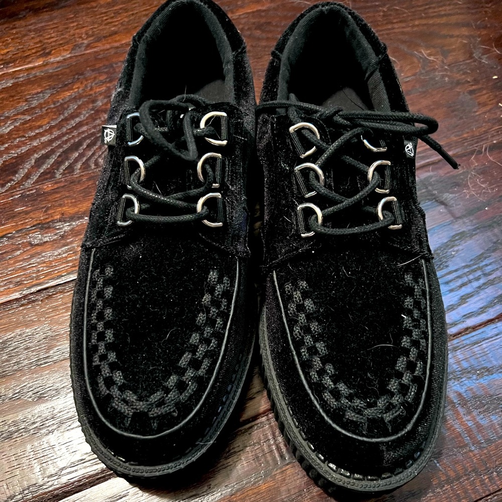 Black, suede T.U.K. M7